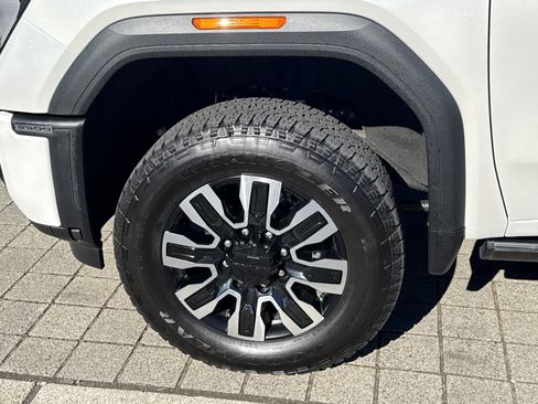 Used 2025 GMC Sierra 3500 Denali Ultimate AWD/4WD image 10