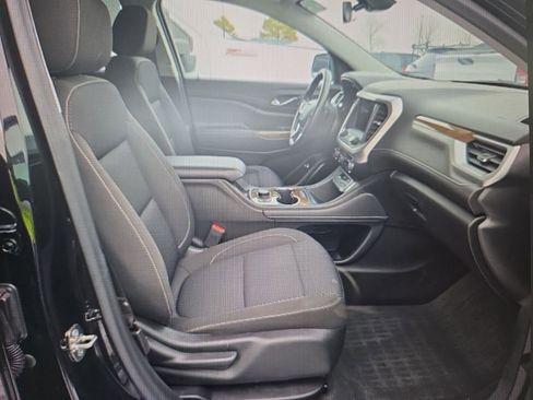 Used 2023 GMC Acadia SLE w/ Driver Convenience Package image 11