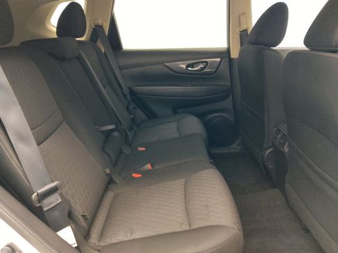 Used 2020 Nissan Rogue SV FWD image 19