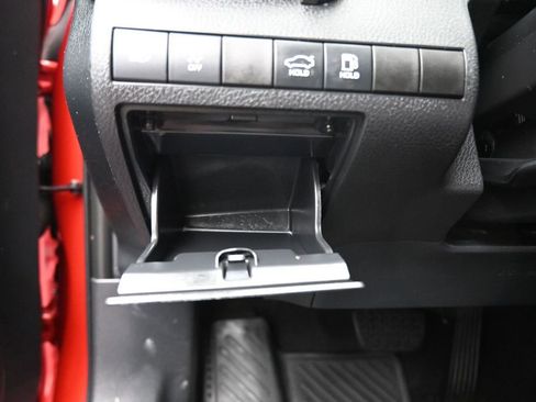 Used 2020 Toyota Camry SE w/ Sunroof Package FWD image 28