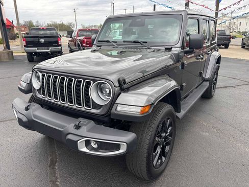 Used 2025 Jeep Wrangler Sahara image 1