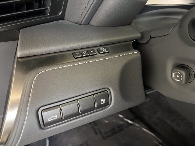 Used 2024 Lexus LC 500 Convertible w/ Touring Package RWD image 27