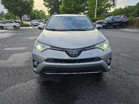 Used 2018 Toyota RAV4 XLE FWD image 5