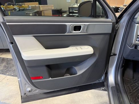 Used 2025 Hyundai Santa Fe SEL FWD image 12