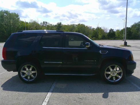 Used 2008 Cadillac Escalade AWD image 8