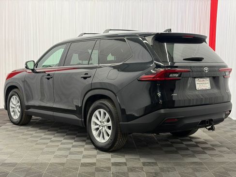 Used 2025 Toyota Grand Highlander AWD image 6