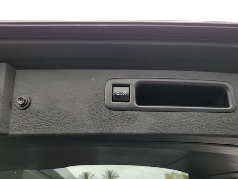 Used 2023 Toyota Highlander XLE FWD image 27