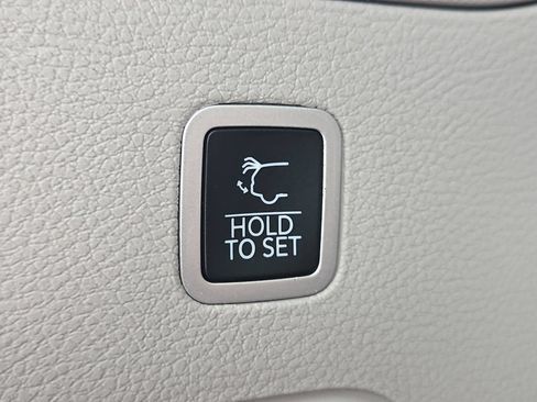 Used 2022 Jeep Wagoneer Series II w/ Flexible Seating Group AWD/4WD image 19
