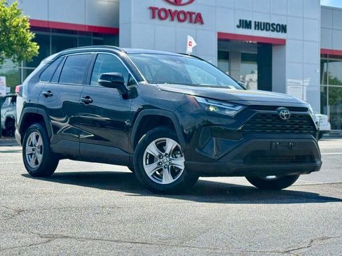 Used 2024 Toyota RAV4 XLE FWD image 2
