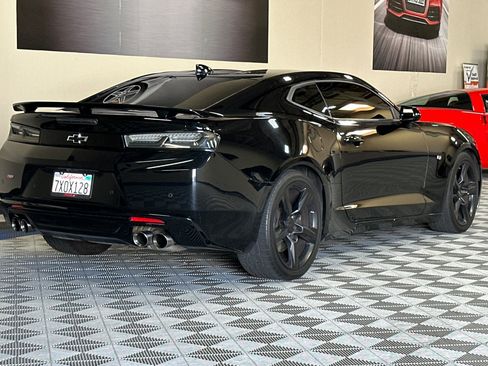 Used 2017 Chevrolet Camaro SS RWD image 4