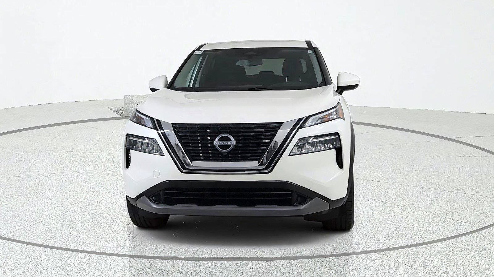Used 2023 Nissan Rogue SV FWD image 2