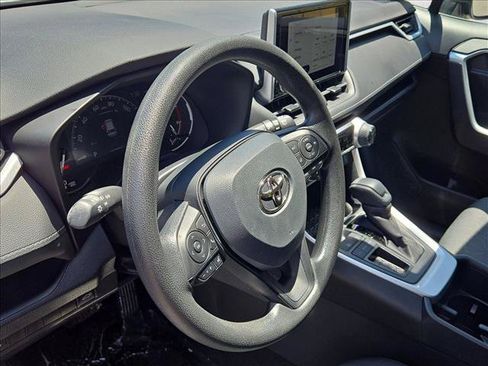 Used 2025 Toyota RAV4 XLE w/ Convenience Package FWD image 10