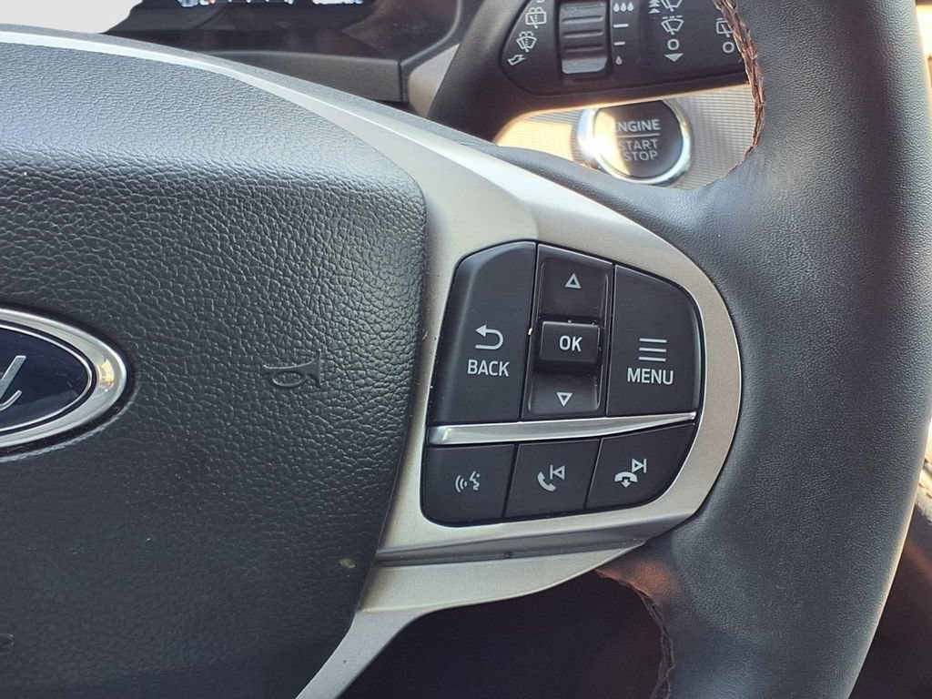 Used 2025 Ford Explorer Active RWD image 16