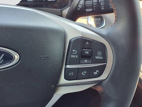 Used 2025 Ford Explorer Active RWD image 16
