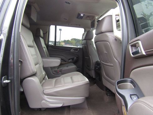 Used 2016 GMC Yukon XL Denali w/ Open Road Package image 10