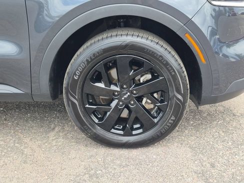 Used 2023 Kia Sorento S AWD/4WD image 18