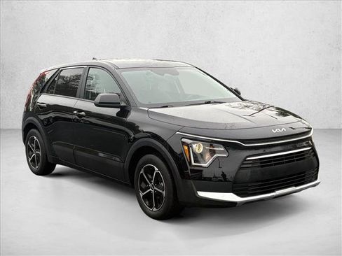 Used 2024 Kia Niro LX image 4