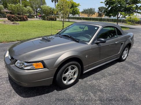 Used 2002 Ford Mustang Convertible RWD image 21