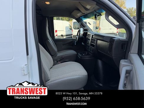 Used 2021 Chevrolet Express 2500 w/ Driver Convenience Package image 18