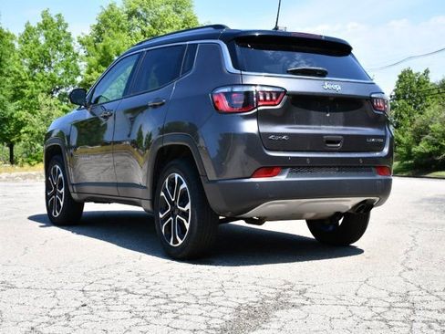 Used 2022 Jeep Compass Limited w/ Sun and Sound Group AWD/4WD image 5
