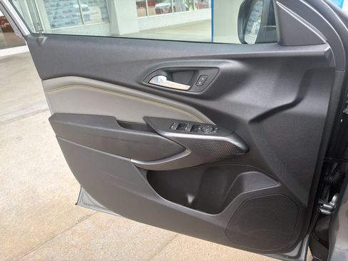 Used 2026 Chevrolet Trax ACTIV w/ Sunroof Package FWD image 23