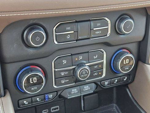 Used 2024 Chevrolet Tahoe High Country AWD/4WD image 28