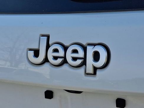 Used 2020 Jeep Grand Cherokee Summit w/ Platinum Series Group image 30