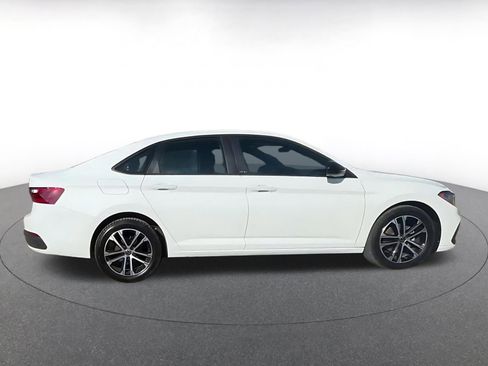 Used 2025 Volkswagen Jetta Sport image 15