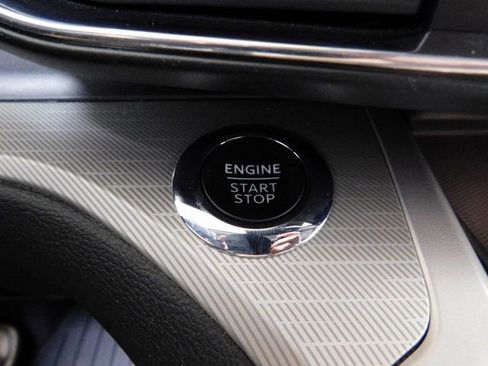 Used 2023 Ford Explorer XLT w/ Equipment Group 202A image 26