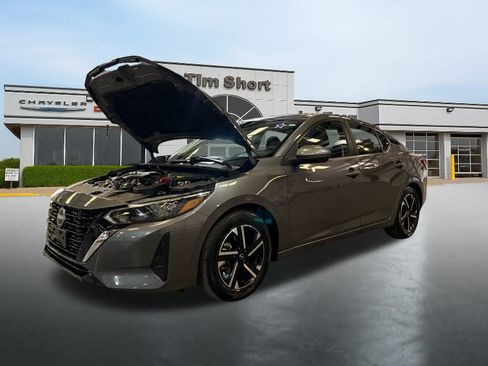 Used 2025 Nissan Sentra SV FWD image 11