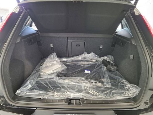 New 2026 Volvo XC40 B5 Ultra w/ Protection Package Premier AWD/4WD image 13
