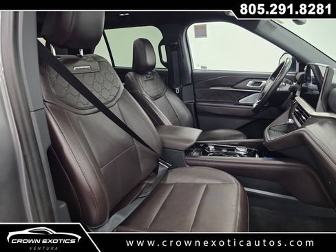Used 2025 Ford Explorer Platinum w/ LUX Leather Package AWD/4WD image 13