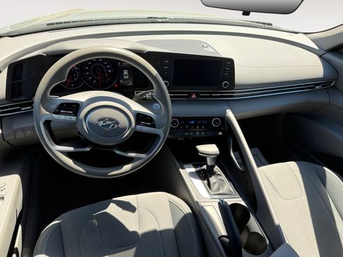 Certified 2021 Hyundai Elantra SEL FWD image 15