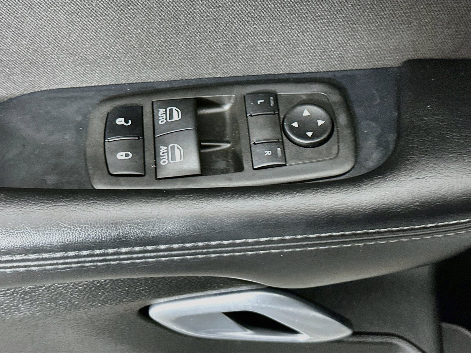 Used 2022 Dodge Challenger GT RWD image 18