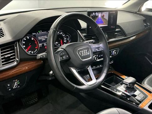 Used 2023 Audi Q5 2.0T Premium w/ Convenience Package image 16