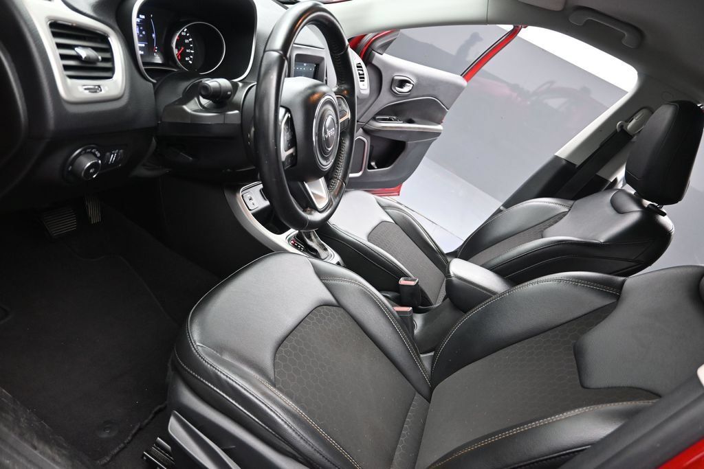 Used 2021 Jeep Compass Latitude FWD image 17