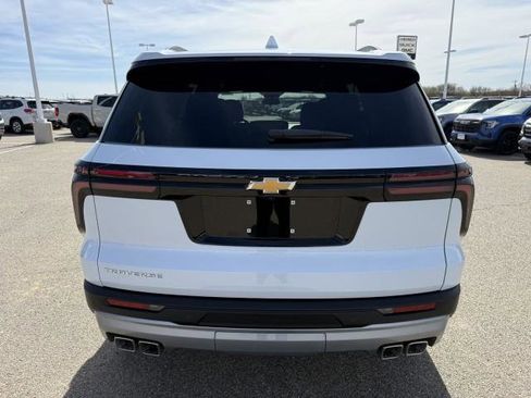 New 2026 Chevrolet Traverse LT image 8