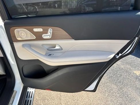 Used 2022 Mercedes-Benz GLS 450 4MATIC image 24