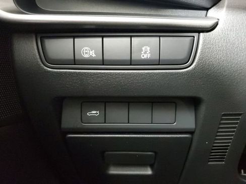 Used 2025 MAZDA MAZDA3 s image 34