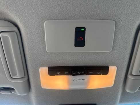 Used 2024 Nissan Kicks SV FWD image 15