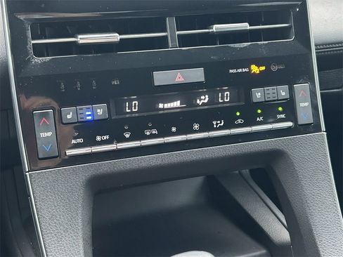 Certified 2020 Toyota Avalon Touring w/ Advanced Safety Package image 32