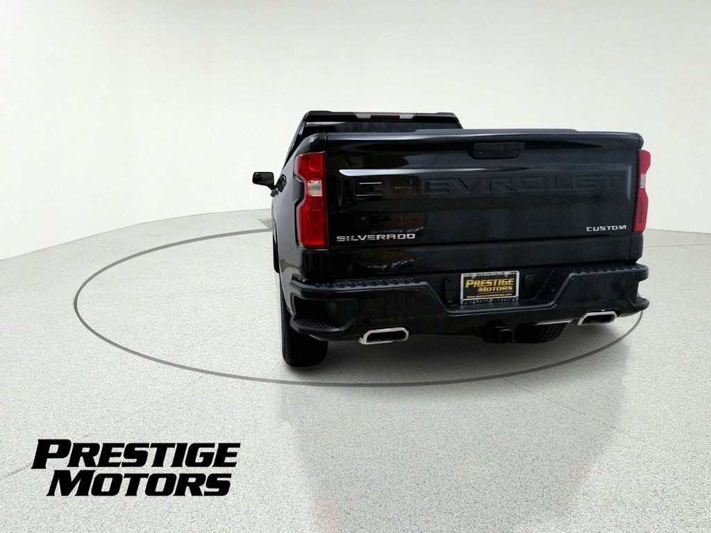 Used 2019 Chevrolet Silverado 1500 Custom w/ Custom Value Package AWD/4WD image 5