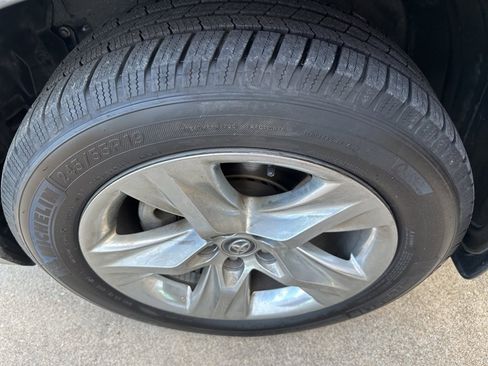 Used 2019 Toyota Highlander Limited image 23