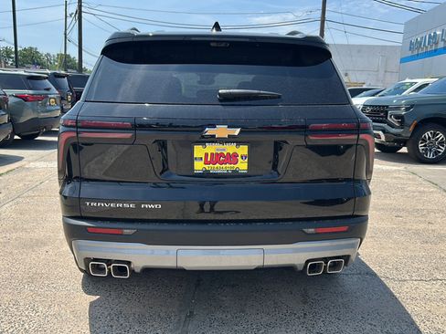 New 2026 Chevrolet Traverse LT w/ Driver Confidence Package AWD/4WD image 10