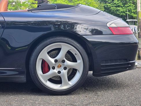 Used 2004 Porsche 911 Carrera 4S AWD/4WD image 4