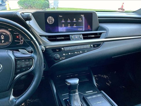 Used 2019 Lexus ES 300h image 6