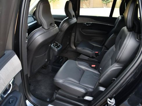 Used 2025 Volvo XC90 B6 Ultra w/ Lounge Package AWD/4WD image 30