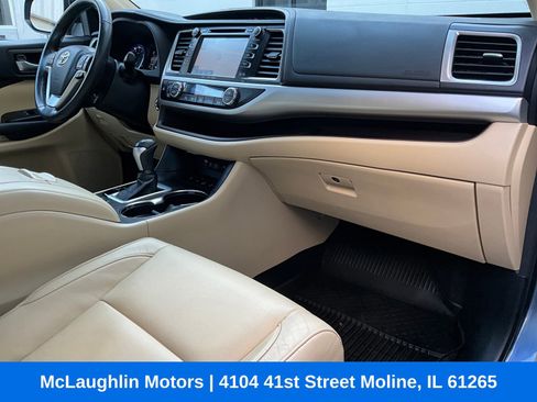 Used 2017 Toyota Highlander XLE image 9