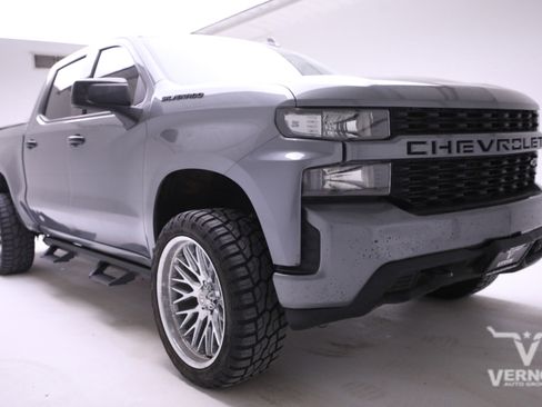 Used 2020 Chevrolet Silverado 1500 Custom w/ Custom Value Package image 7