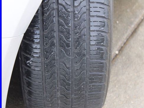 Used 2019 Ford Fusion SE FWD image 13